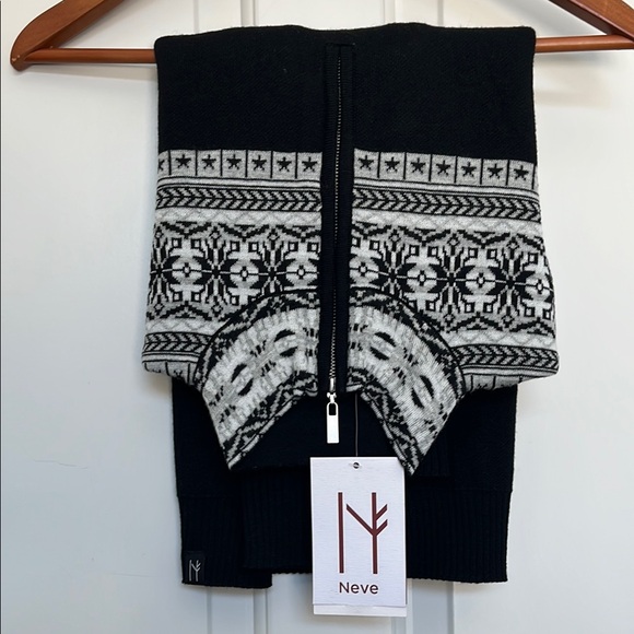 Neve Designs Quarter Zip Ski Sweater - Picture 5 of 10